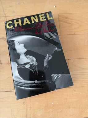 🗽❤️CHANEL Book